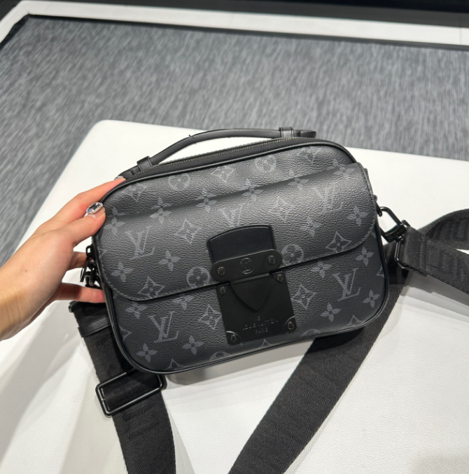 【モダン★エレガント】ルイヴィトン Sロック・スリングバッグ